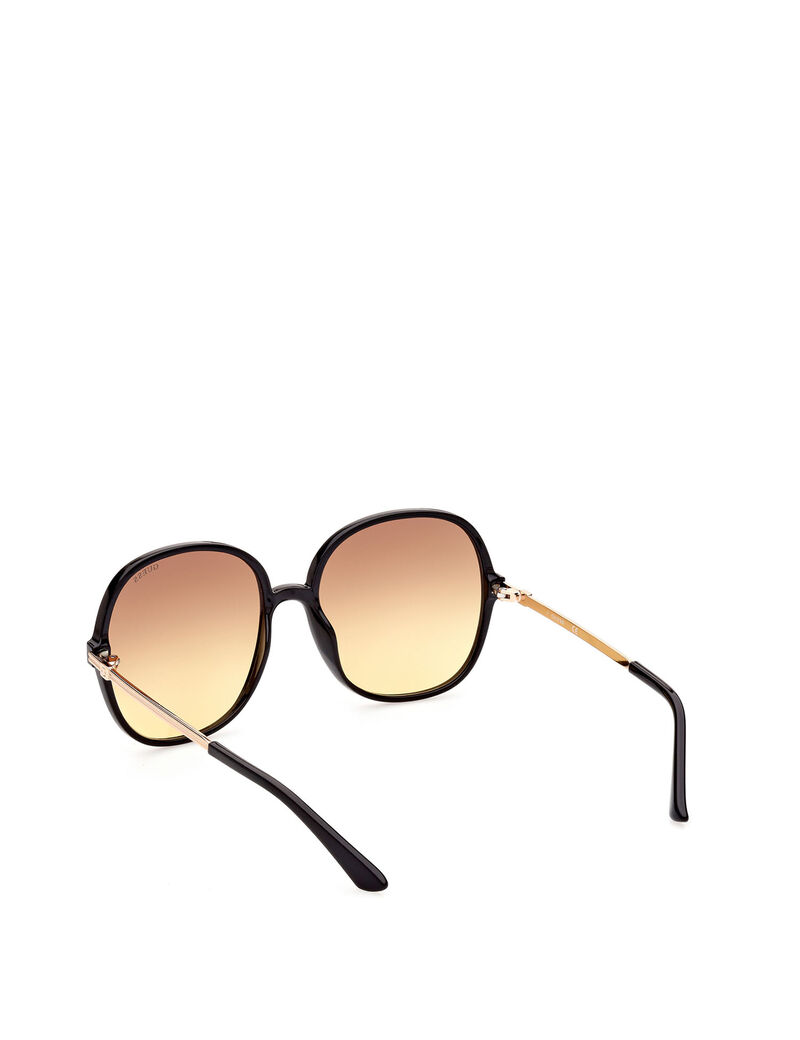 نظارة شمسية بعدسات مربعة كبيرة