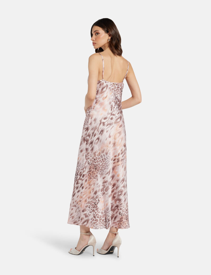 فستان ساتان سهل الارتداء