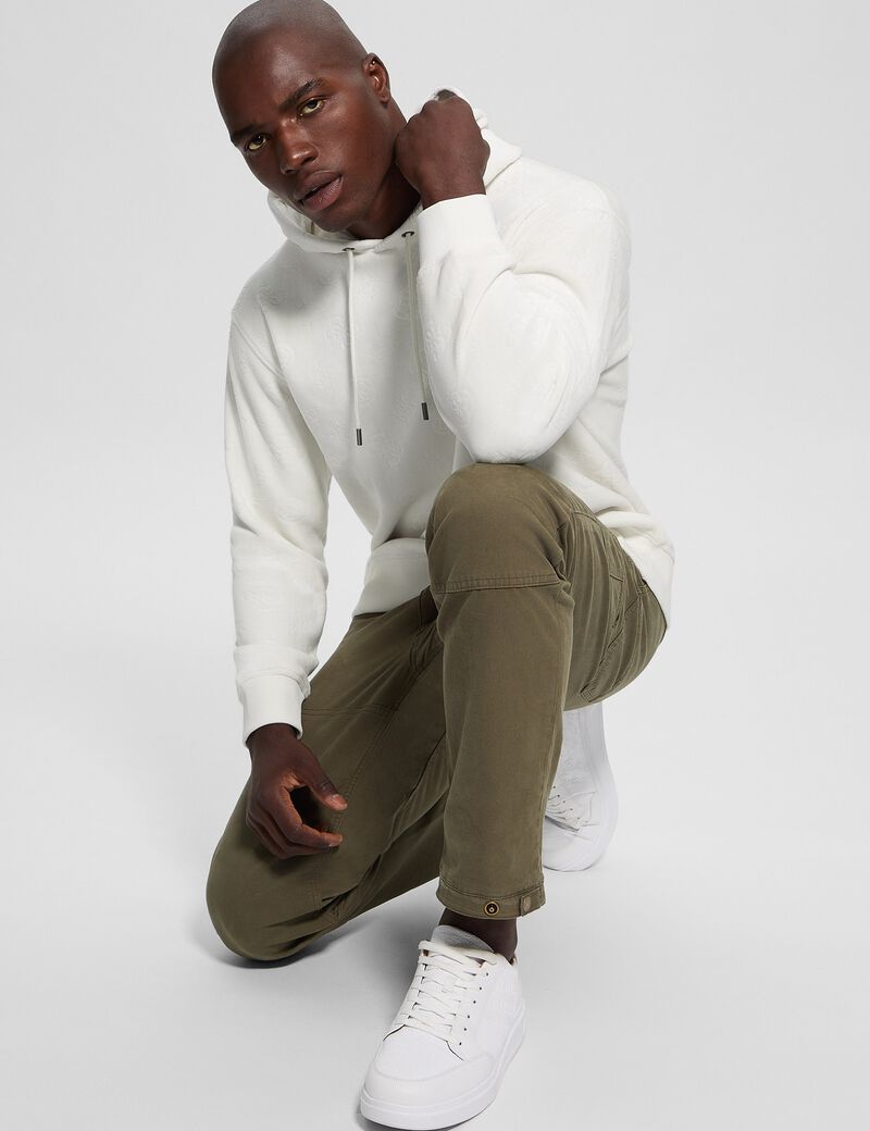 سويت شيرت منقوش بزهرة الفاوانيا