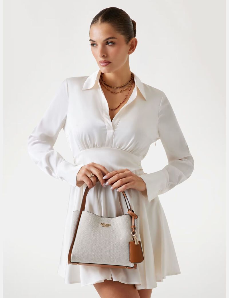 حقيبة كتف نيكوليت صغيرة مزينة بشعار الماركة