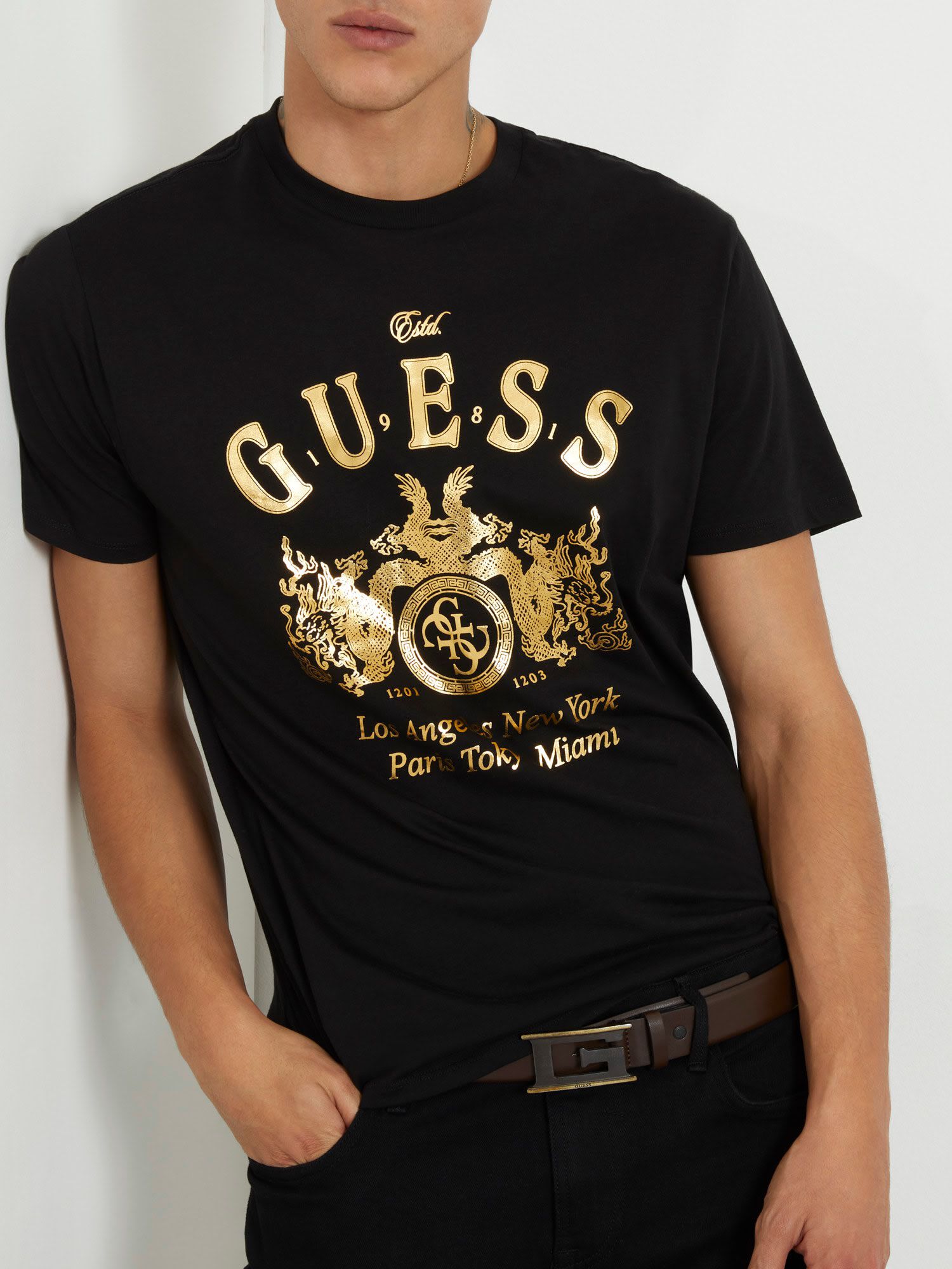 Guess gold sales logo t shirt