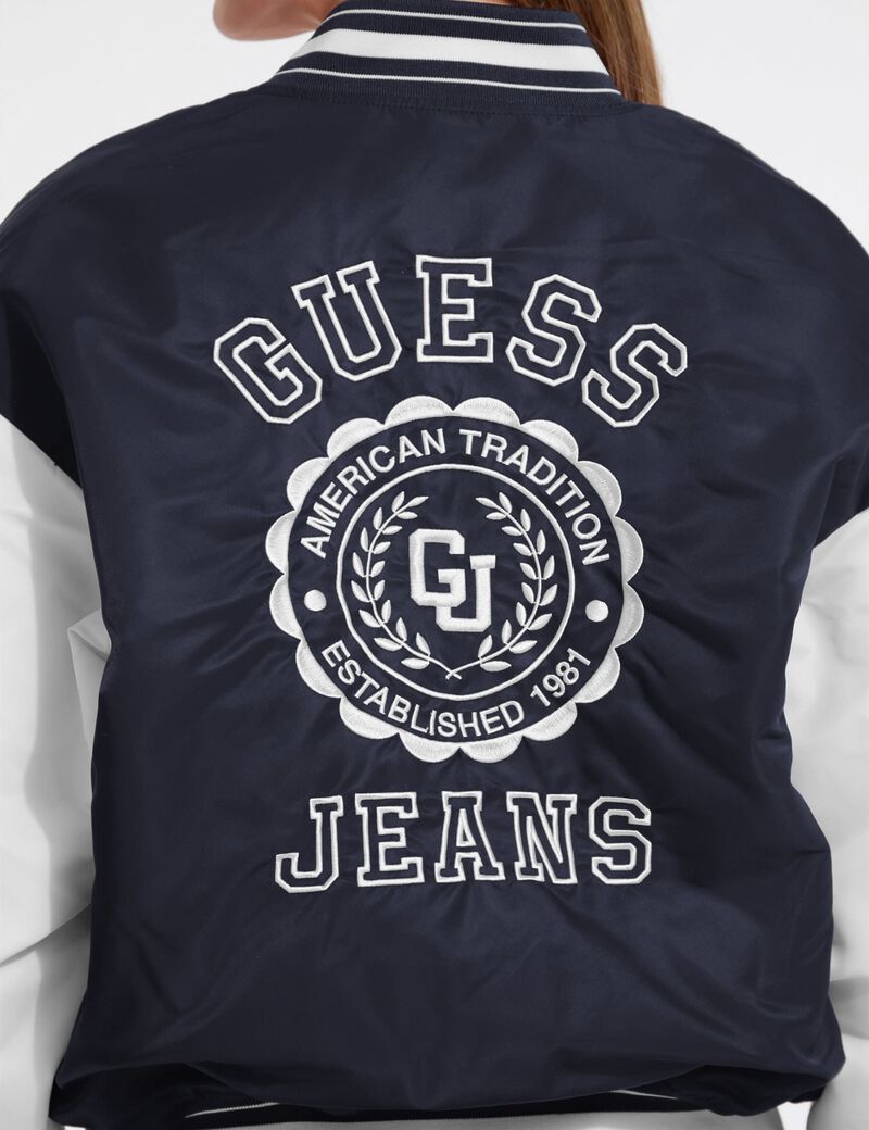 جاكيت فارستي مطرز