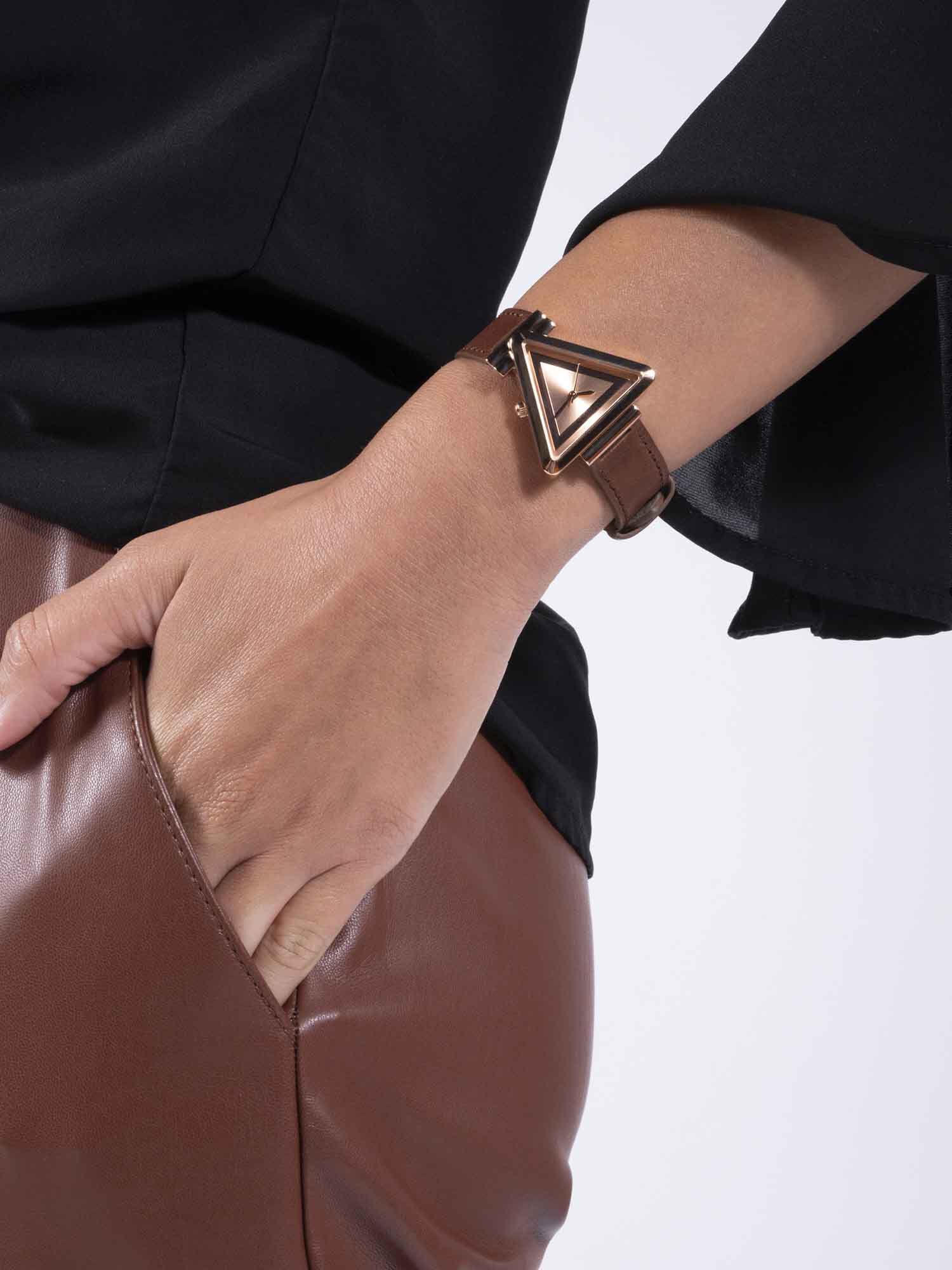 Guess triangle watch sales