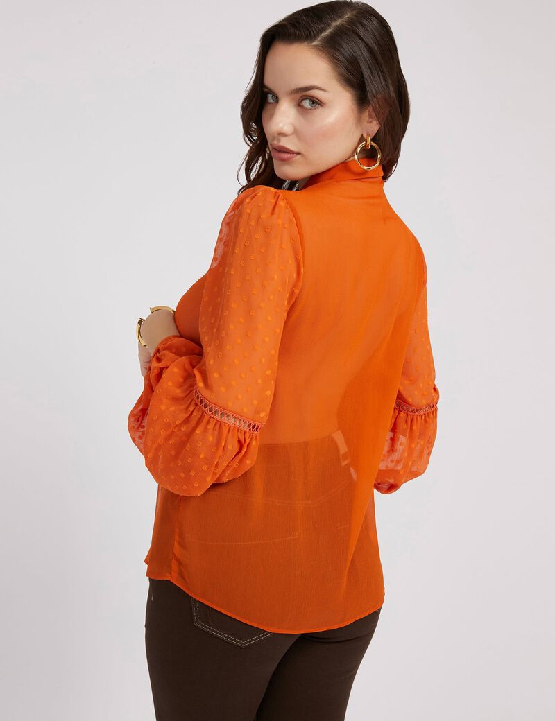 بلوزة من الشيفون