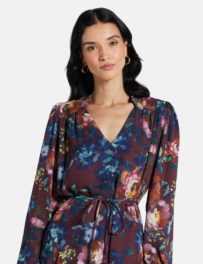 Flowing flounced dress