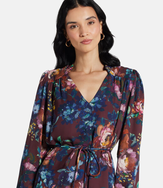 Flowing flounced dress