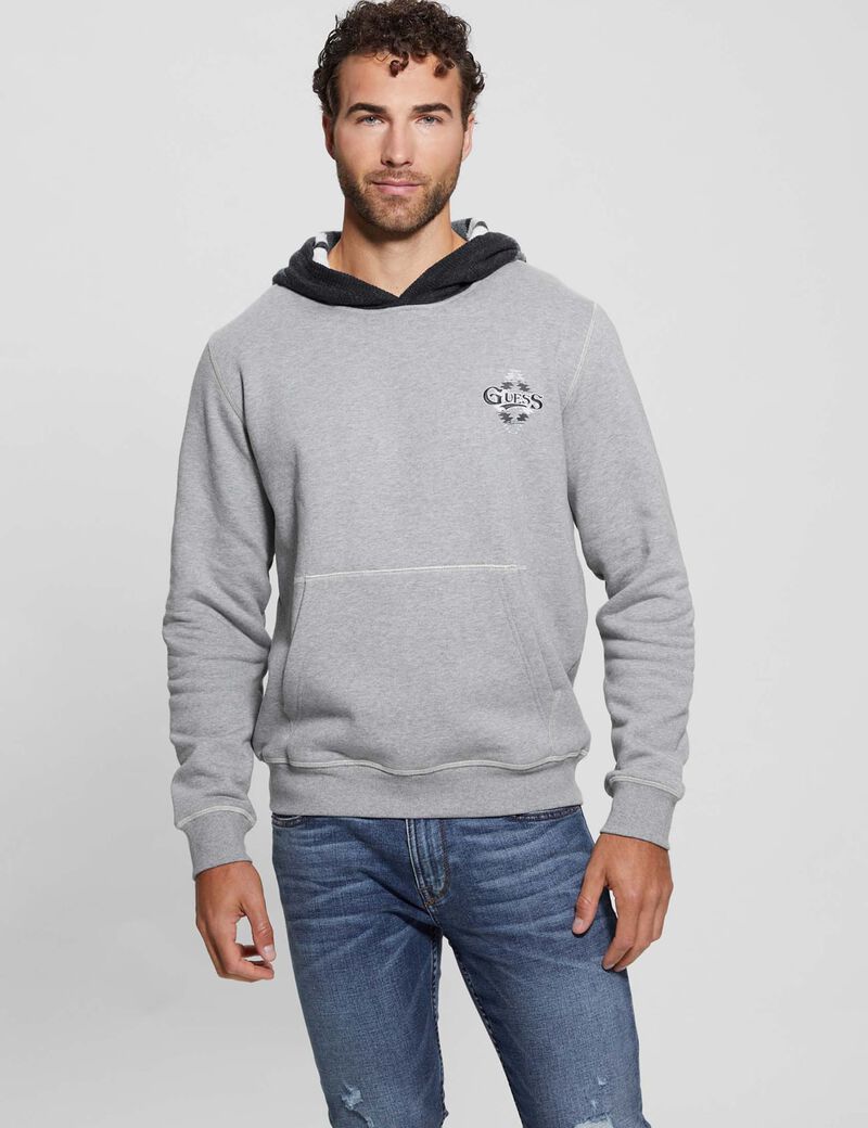 Contrasting color hood sweatshirt