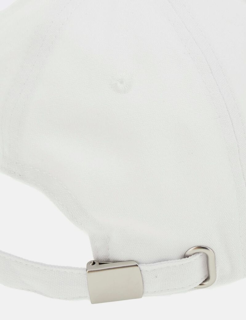 قبعة لندن بشعار مثلث