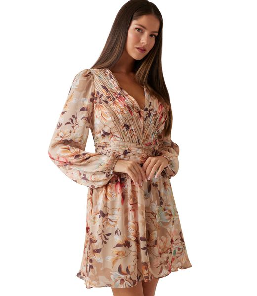 فستان قصير بطبعة زهور