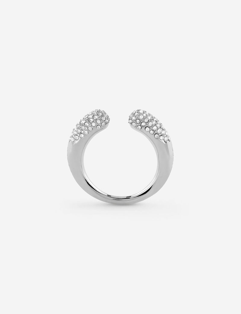 Pave' contrarie' ring