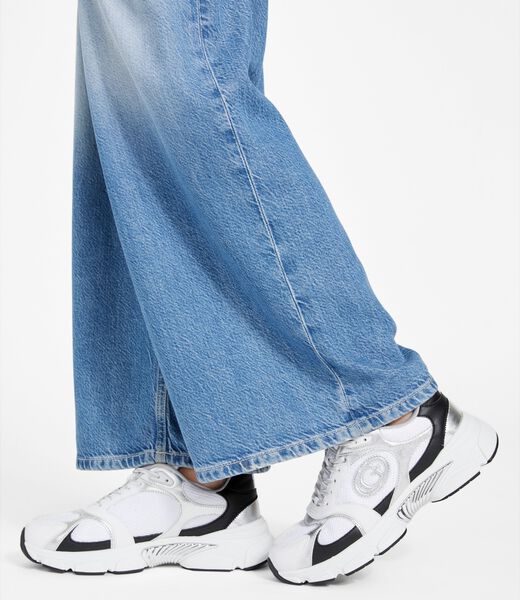 جيس oversized g chunky fashion sneakers