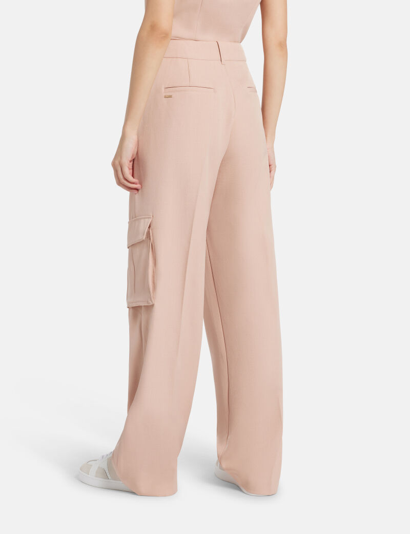 Loose leg regular cargo pant