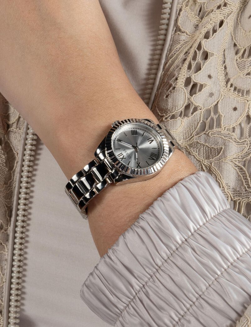 Stainless steel analogue watch