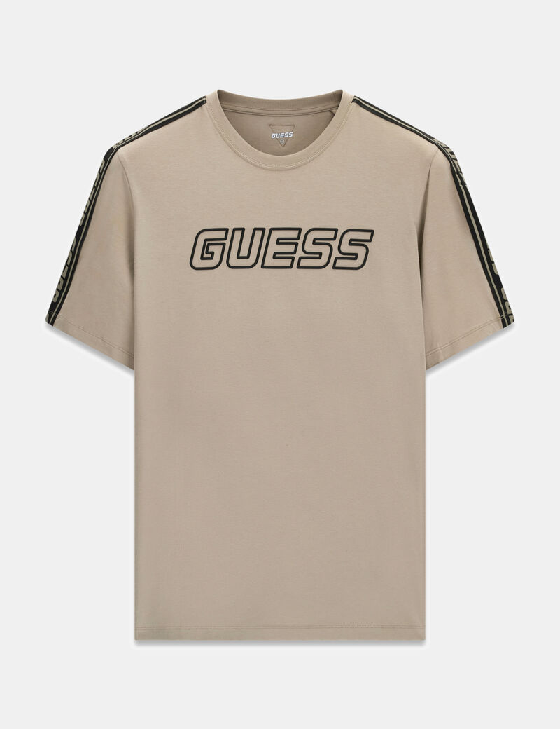 تي شيرت مطاطي بشعار أمامي