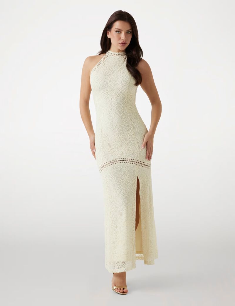 فستان طويل ضيق من الدانتيل